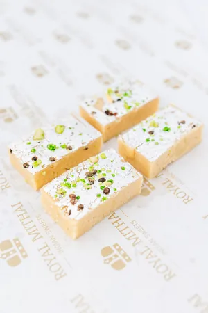 Mawa Elaiti Barfi (10 PCS)